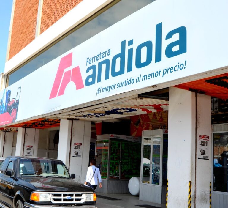10600 ferretera mandiola centro 768x700