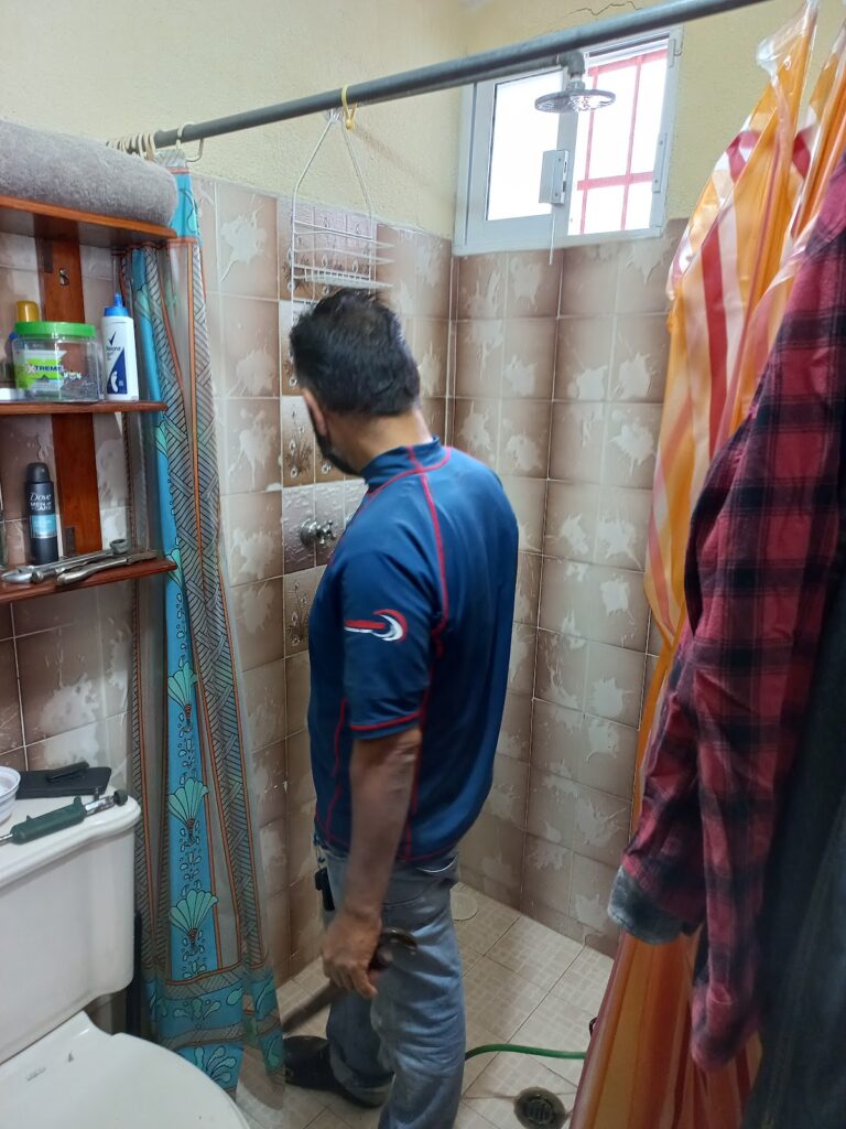 1061 jrk plomeria y fontaneria 768x1024