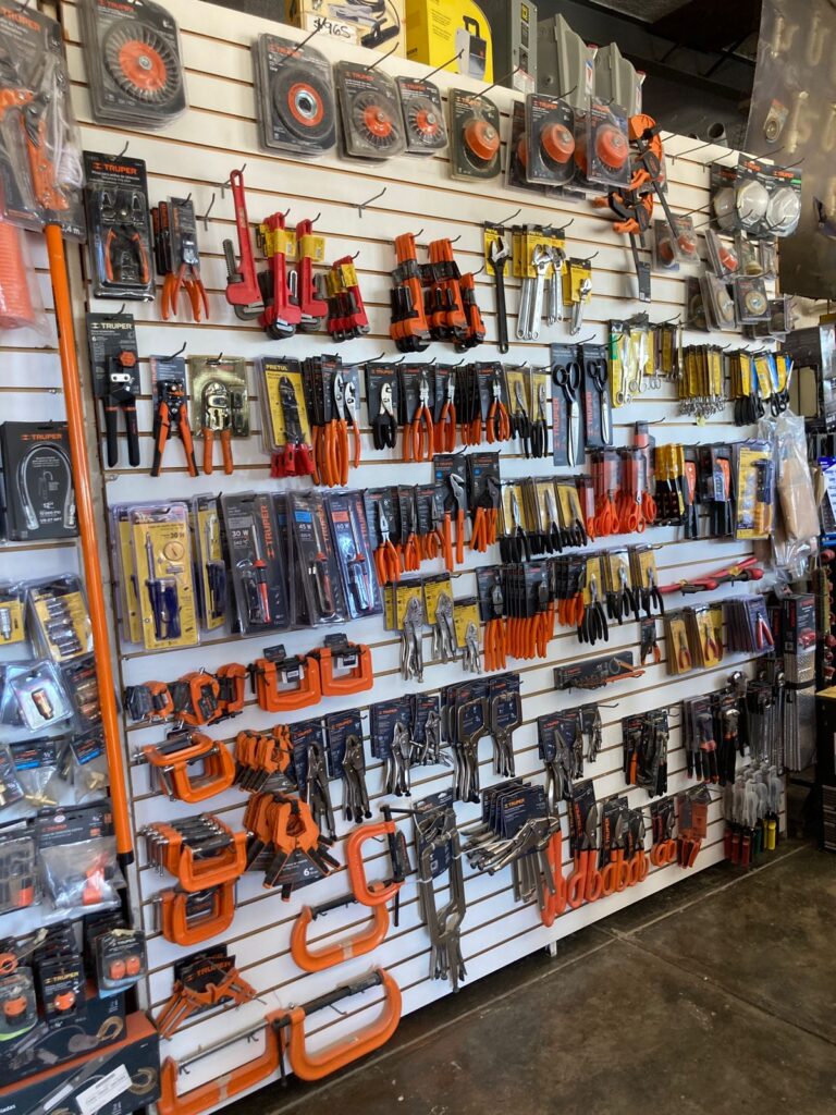 10775 ferreteria rroy 768x1024