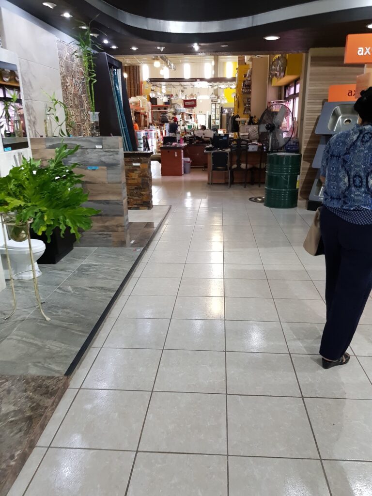 10955 ferreteria rodriguez lauro villar 768x1024