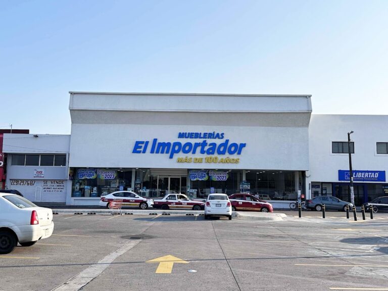 11499 mueblerias el importador plaza cristal 768x576