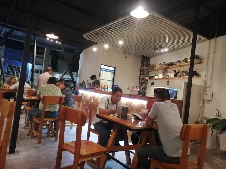 12094 panaderia manjares 768x576