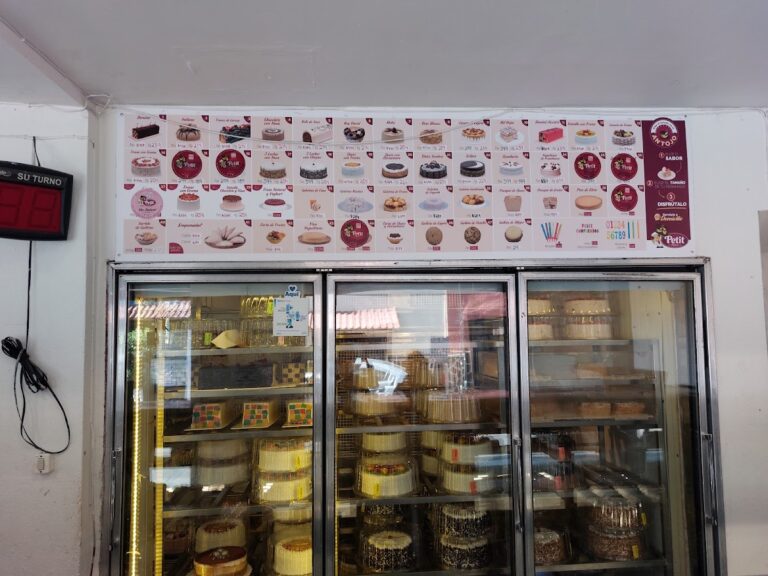 12279 pastelerias petit tlaquepaque 768x576