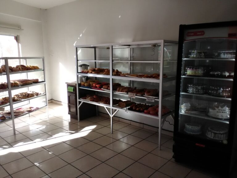 12457 con amor panaderia y pasteleria 768x576