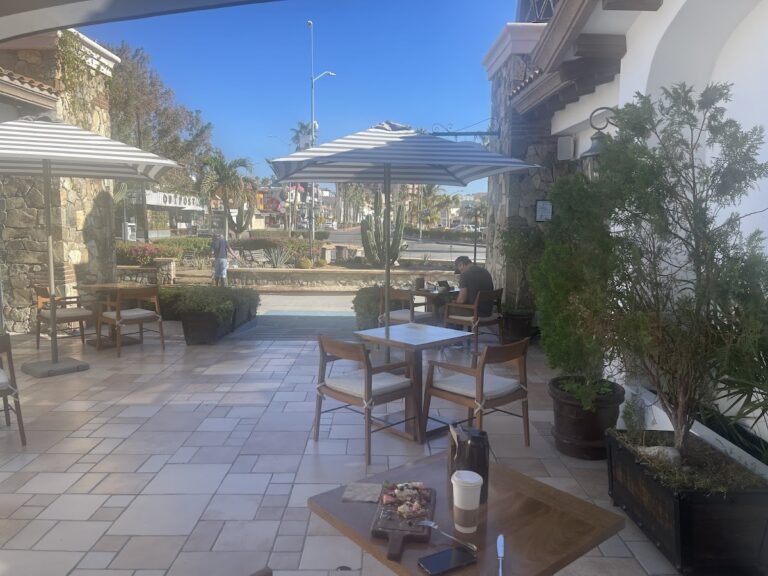 13125 fiore bakery coffee 768x576