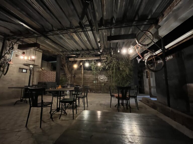 13179 cielo rojo coffee bakery 768x576