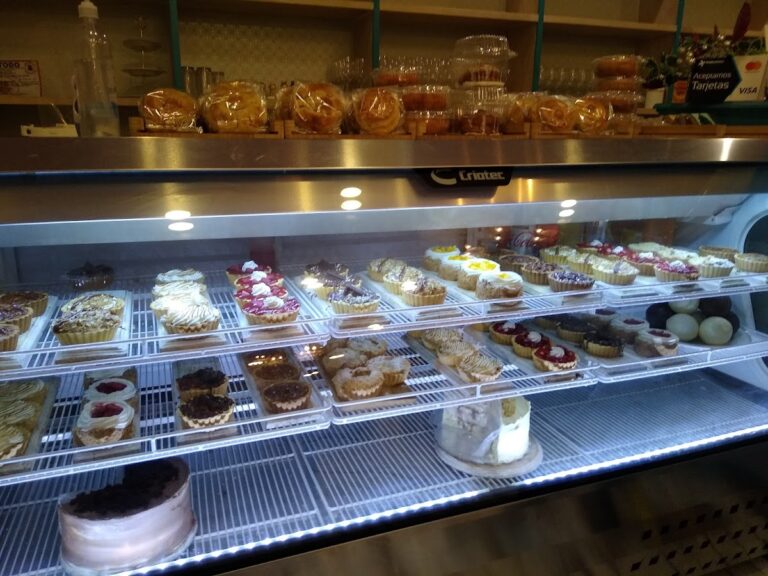 13195 de los santos pastel y cafe 768x576