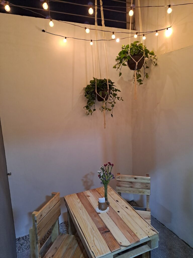 13205 cafe los amigos 768x1024