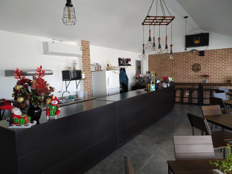 13217 la bistreria cafe 768x576