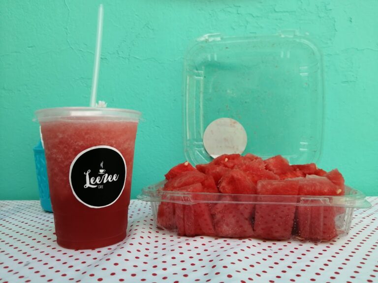 13223 leezee cafe 768x576