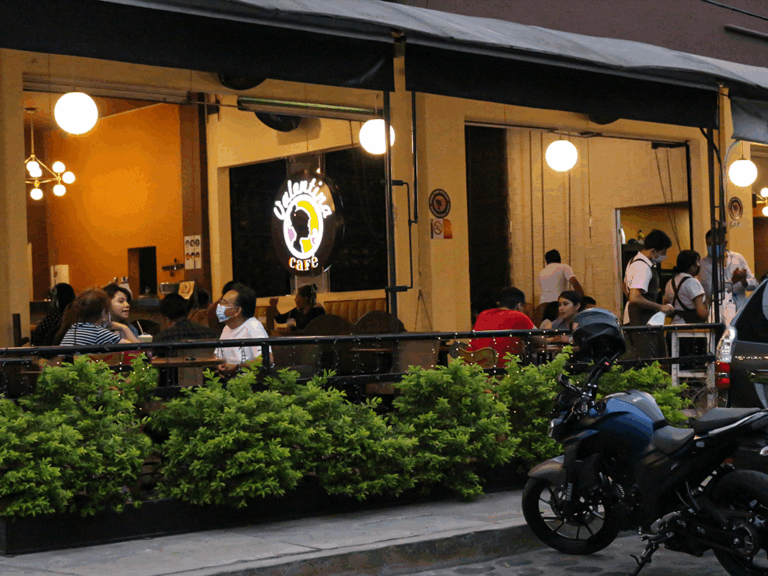 13353 valentina cafe 768x576