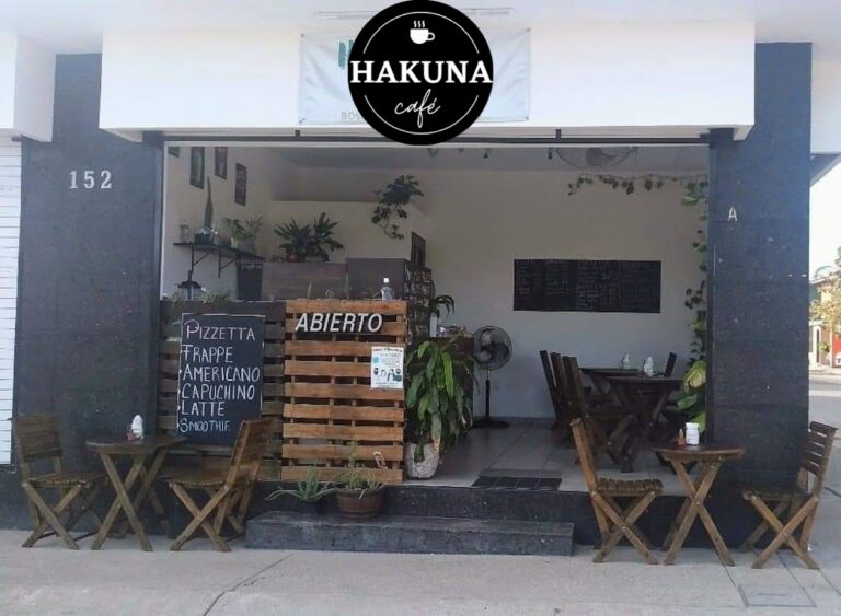 13363 hakuna cafe 768x563