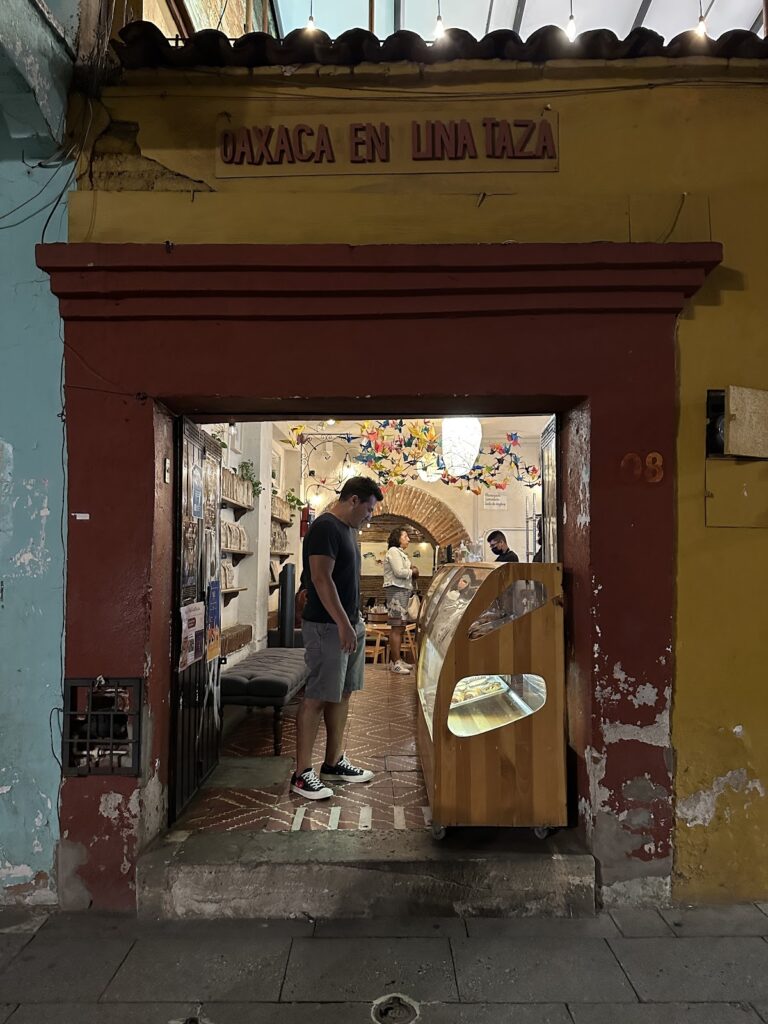13405 oaxaca en una taza 768x1024