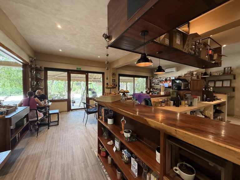 13429 aroma cafe tulum 768x576