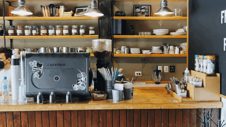 13480 avenida cafe 768x433