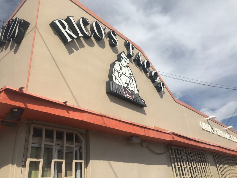 13648 ricos tacos 768x576