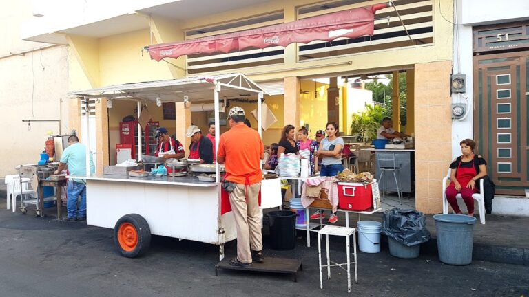 13706 taqueria navarro 768x432