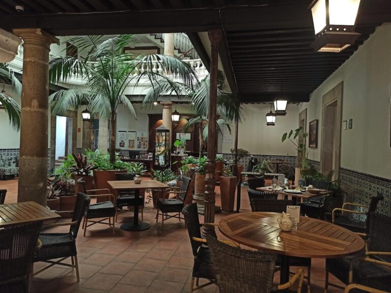 13848 restaurante lu cocina michoacana 768x577