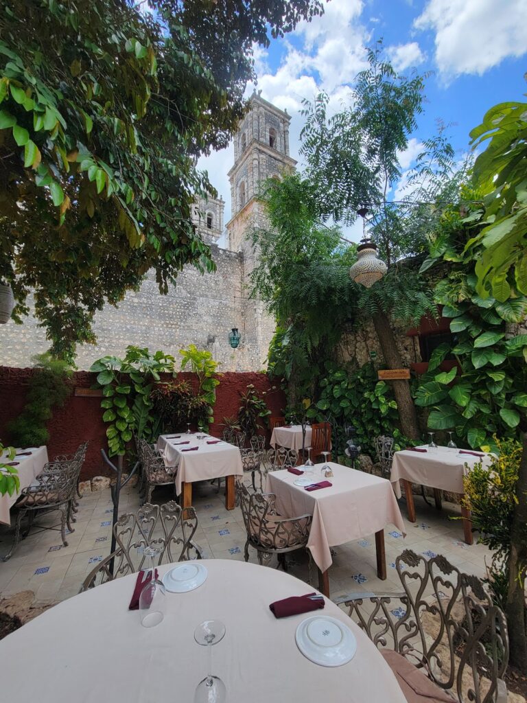 14078 restaurante el atrio del mayab 768x1024