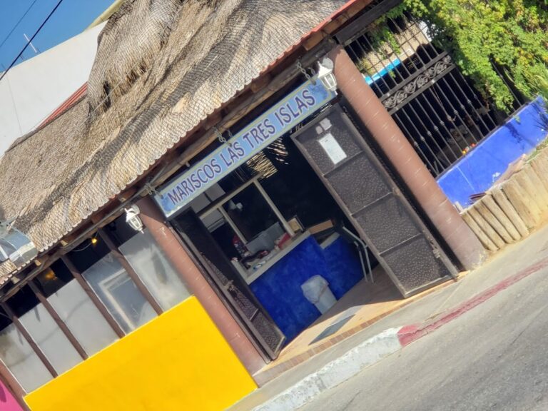 14134 mariscos las tres islas 768x576