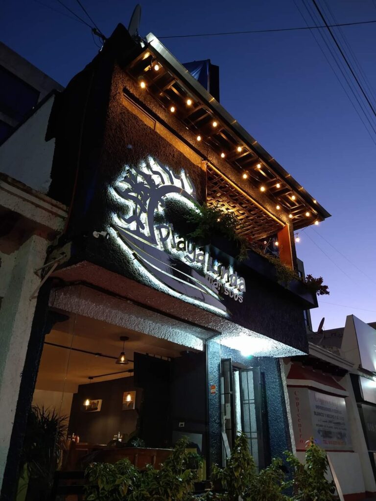 14234 restaurante playa linda 768x1024