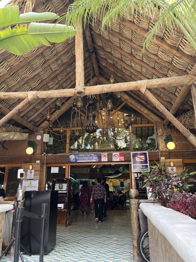 14278 mariscos chava 768x1024