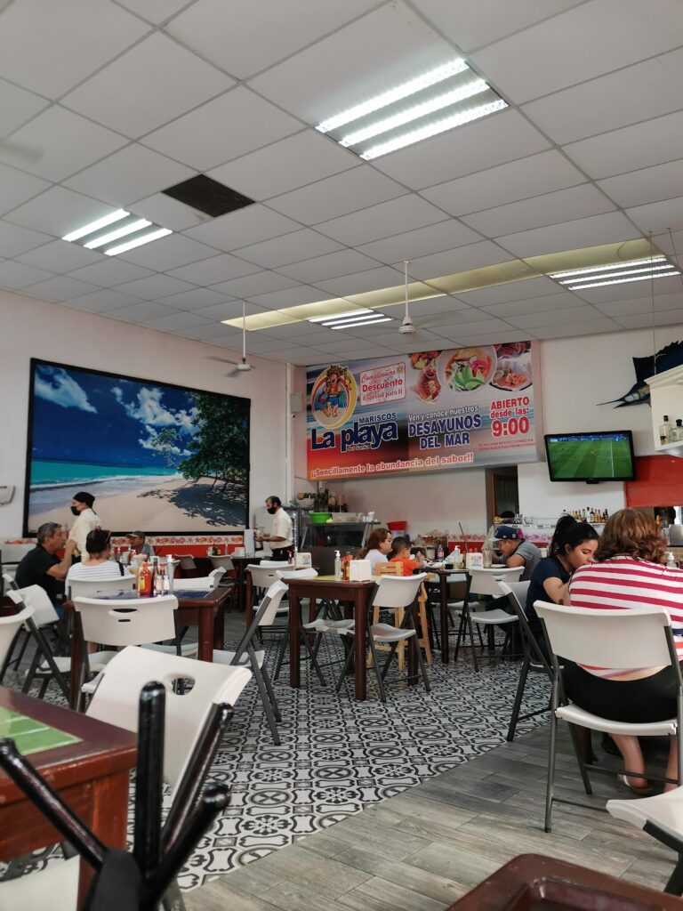 14390 mariscos la playa 768x1024