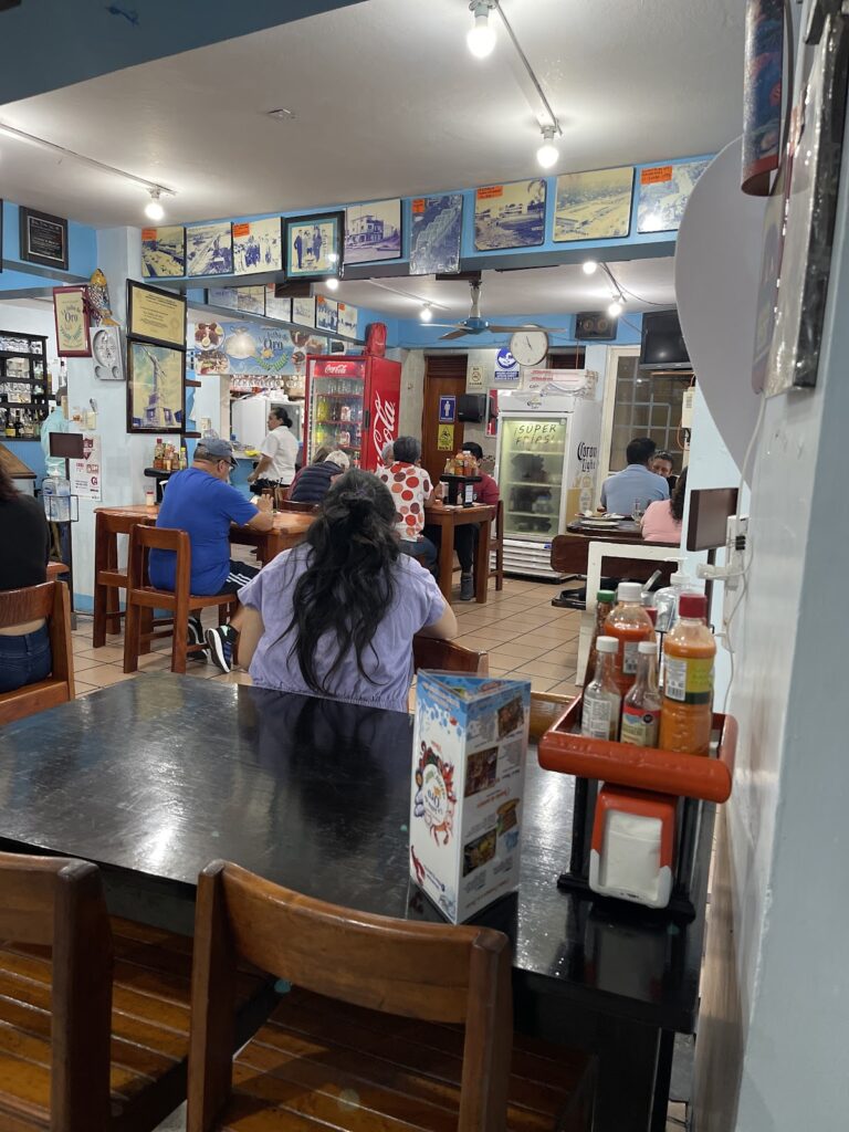 14618 mariscos la jaiba de oro 768x1024