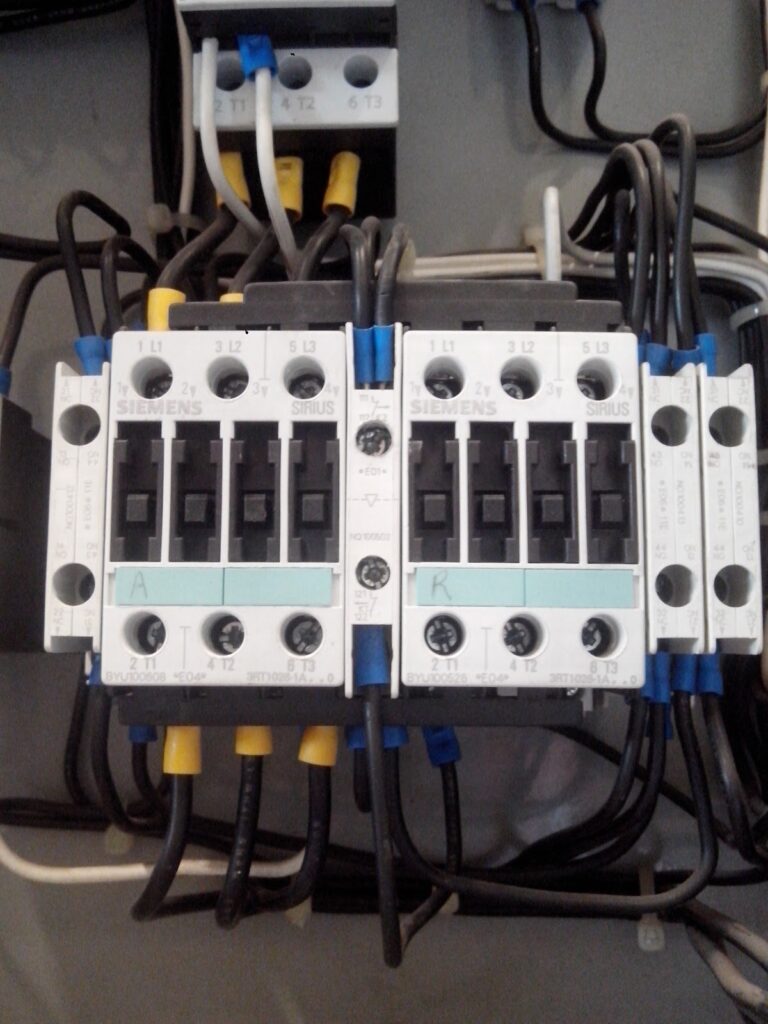 1479 tecnico electricista 768x1024