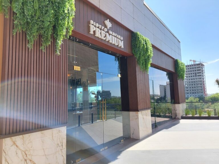 14954 bistro marina premium 768x576