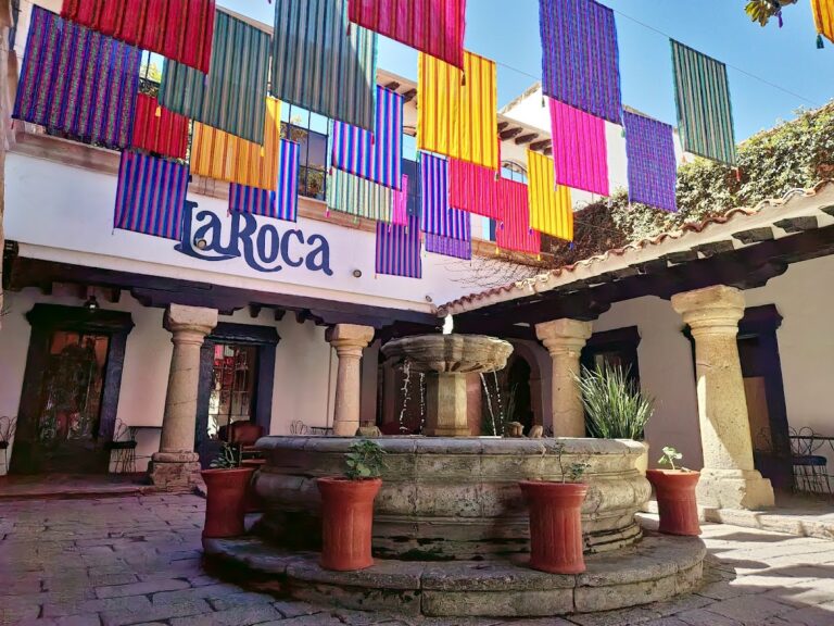 14974 restaurant bar la roca 768x576