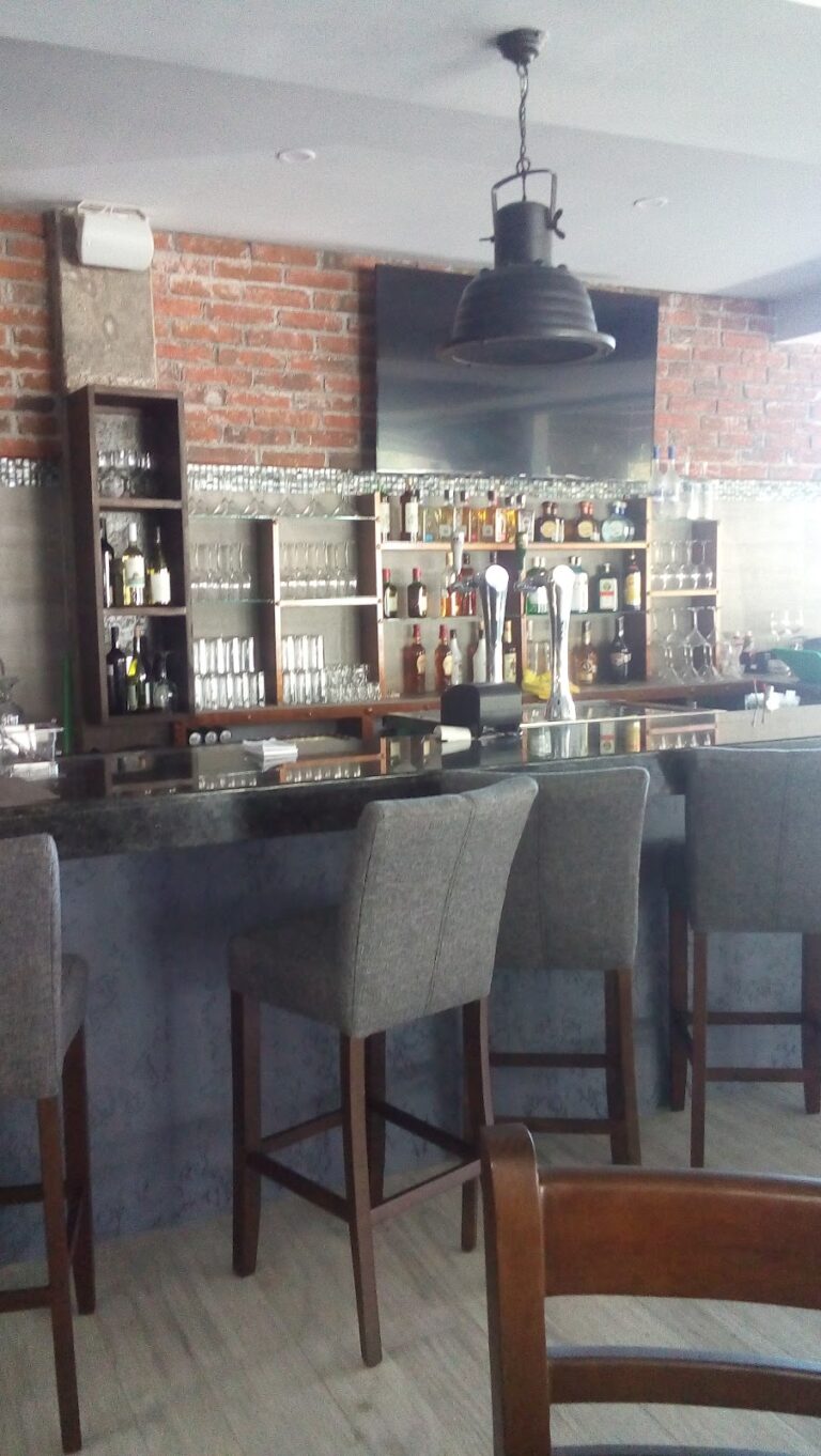 15615 oxxo libertad 768x1362