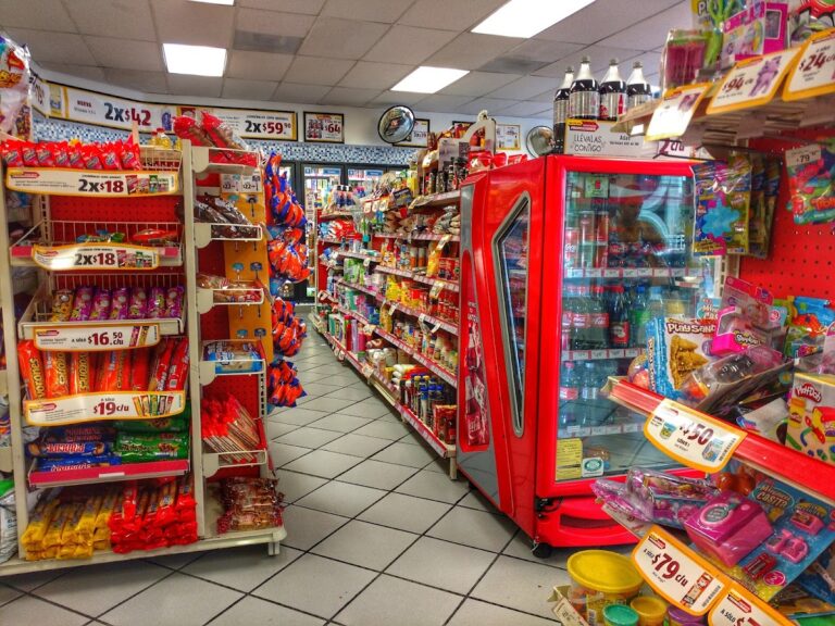 15709 oxxo francisco juarez 768x576