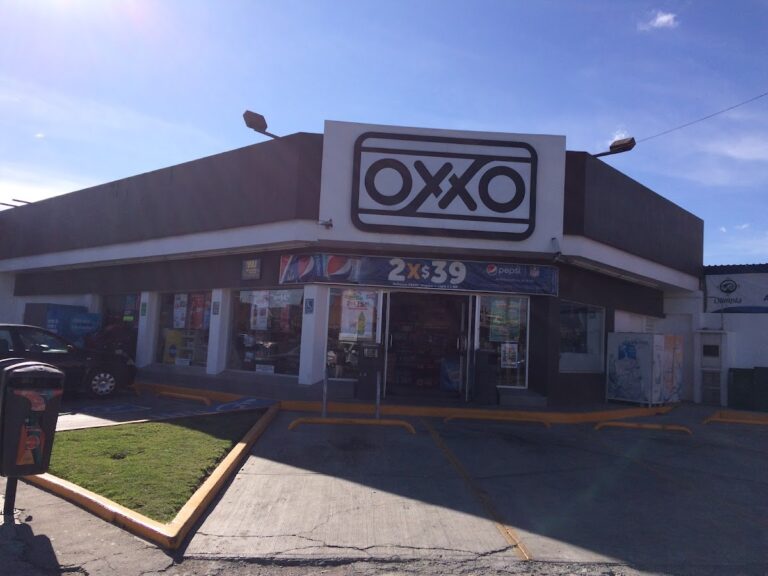 15882 oxxo rivadavia 768x576
