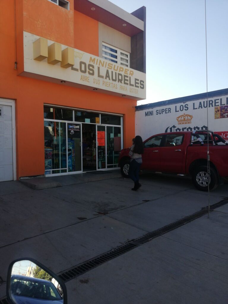 16044 mini super los laureles 768x1024