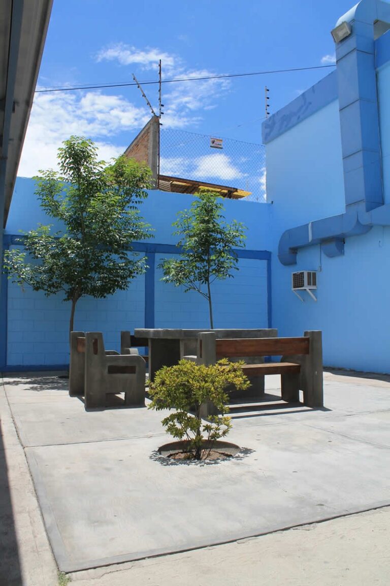 16695 central medica guadiana 768x1152