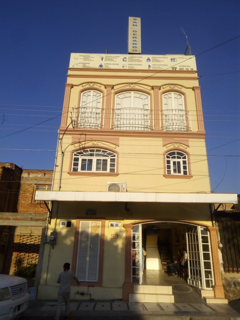 16791 clinica san gerardo 768x1024