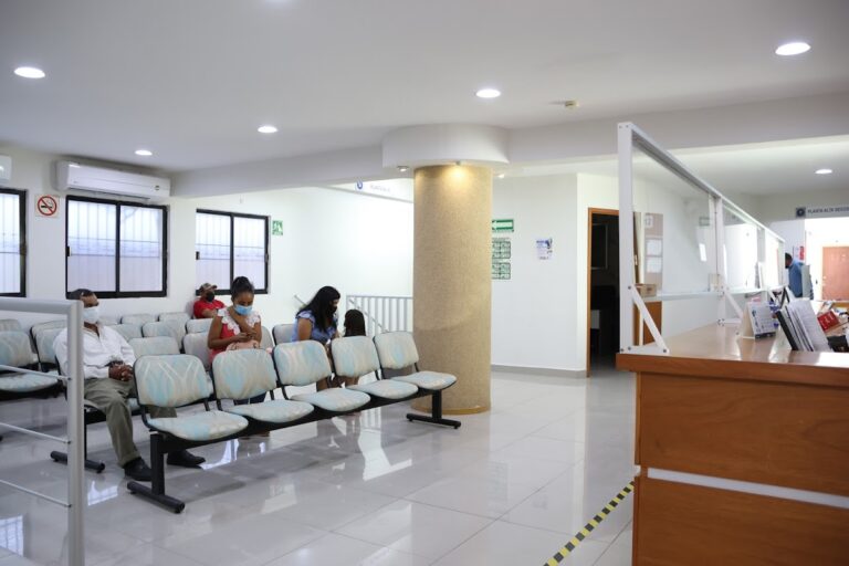 1727 clinica campeche 768x512