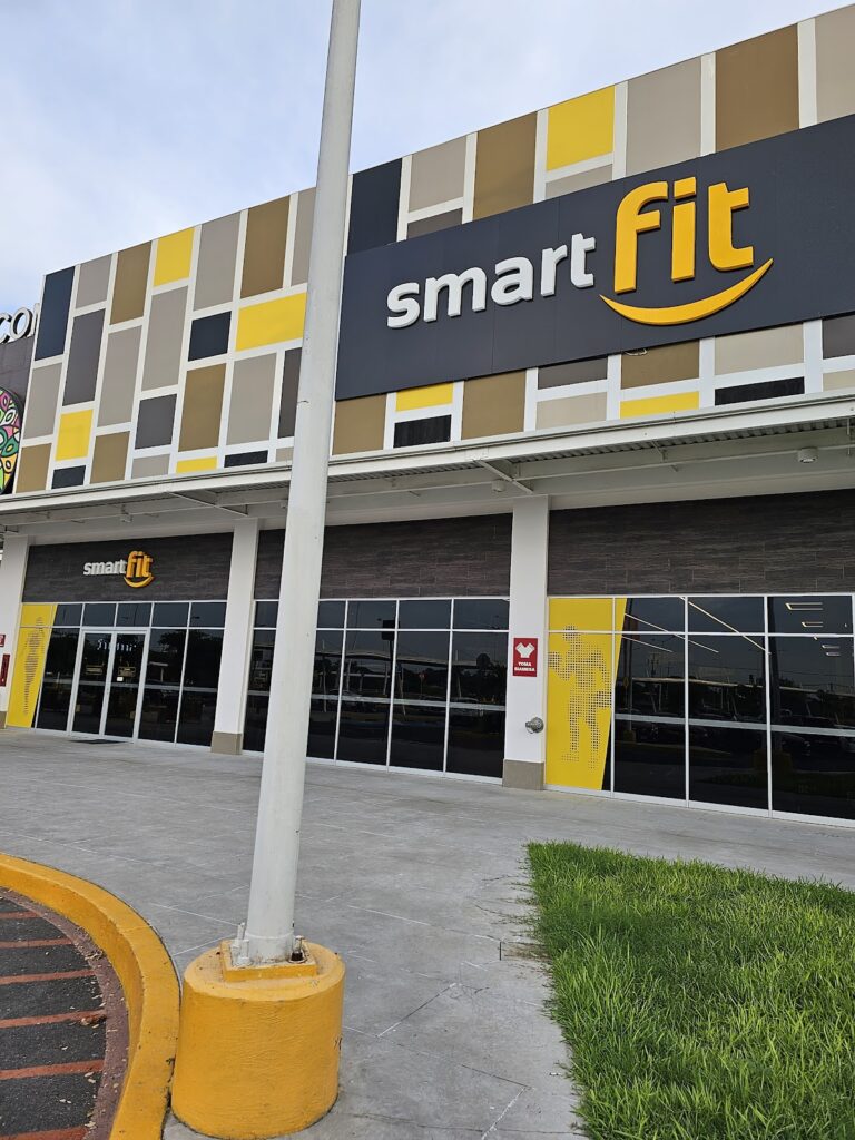 18243 gimnasio smart fit 8211 tecoman 768x1024