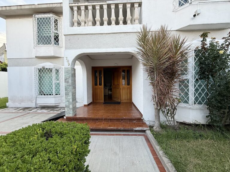 1904 dr. gustavo barrera saenz 8211 medico estetico 768x576