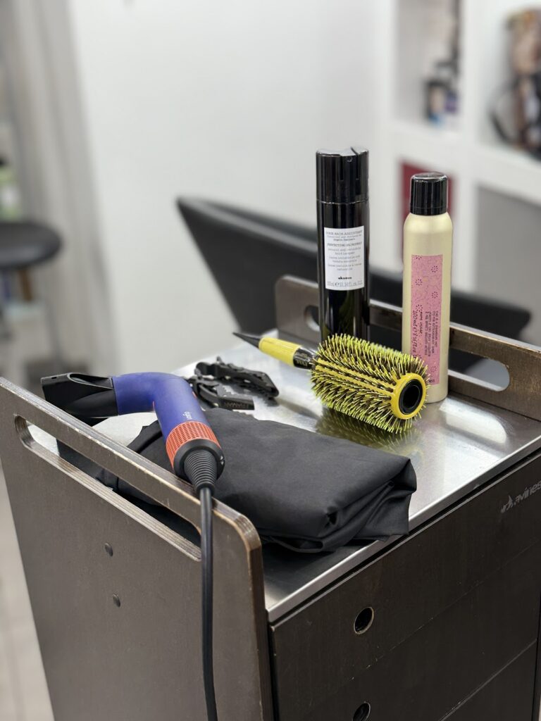 19220 get beauty salon 768x1024