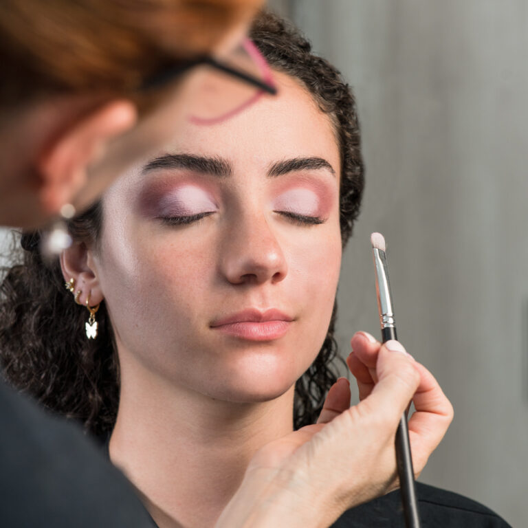 19488 miriam salon 768x768