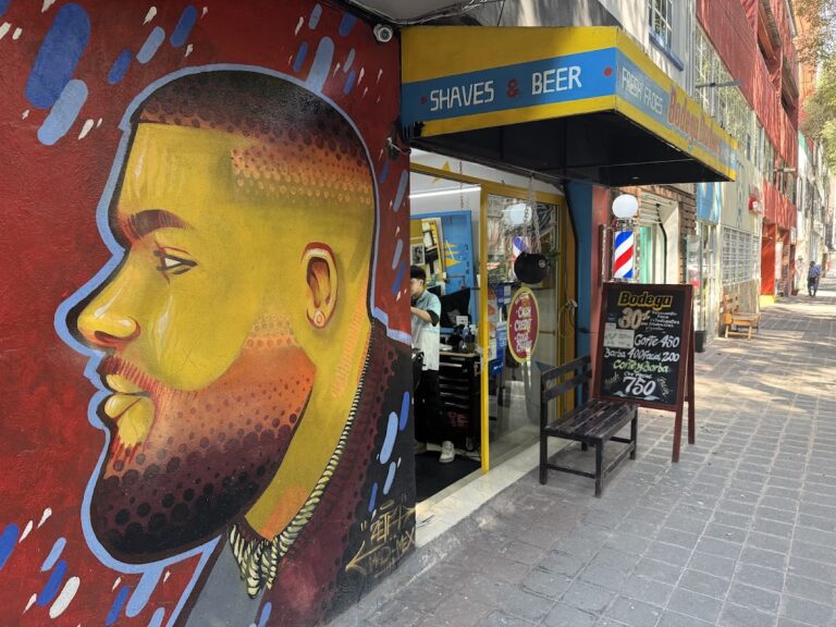 19584 bodega barbers 768x576