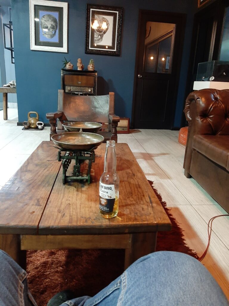 19598 barber cut and shave colima 768x1024