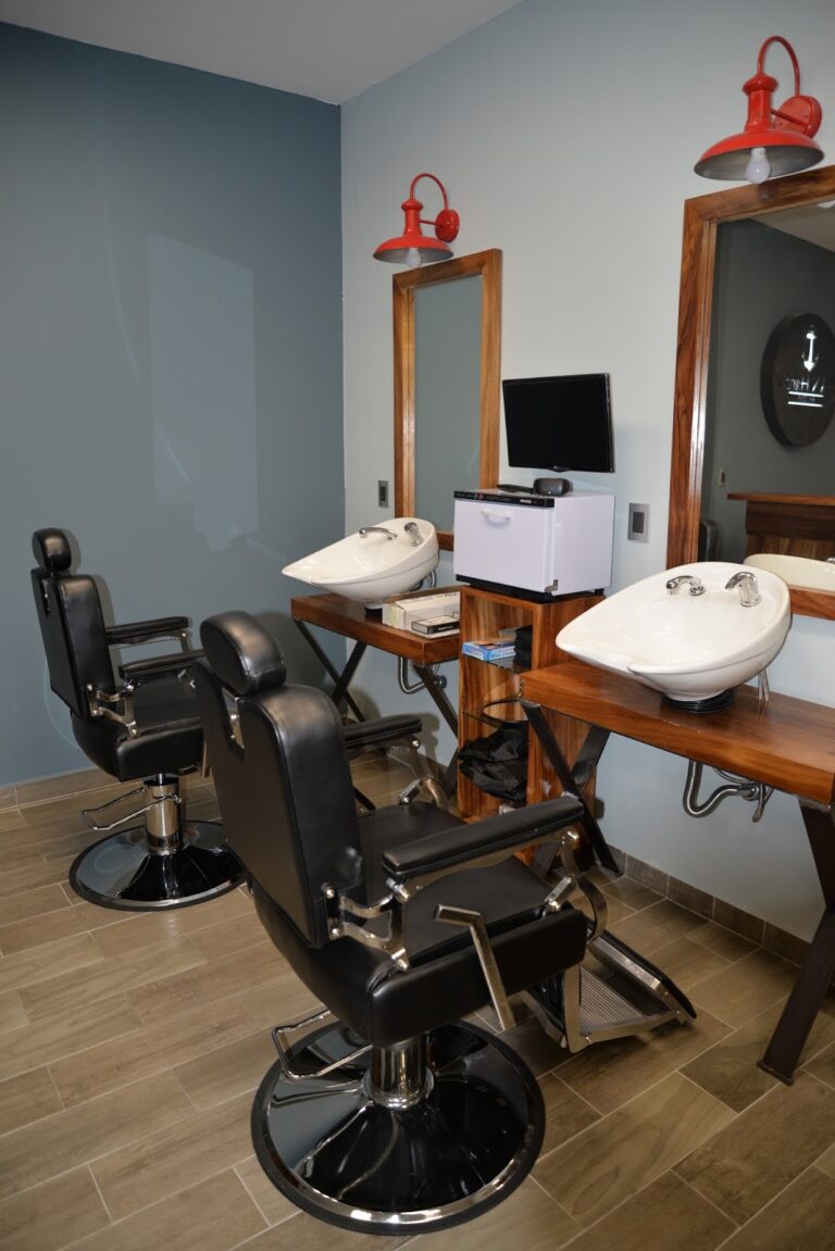 19602 man harbor barbershop 768x1151