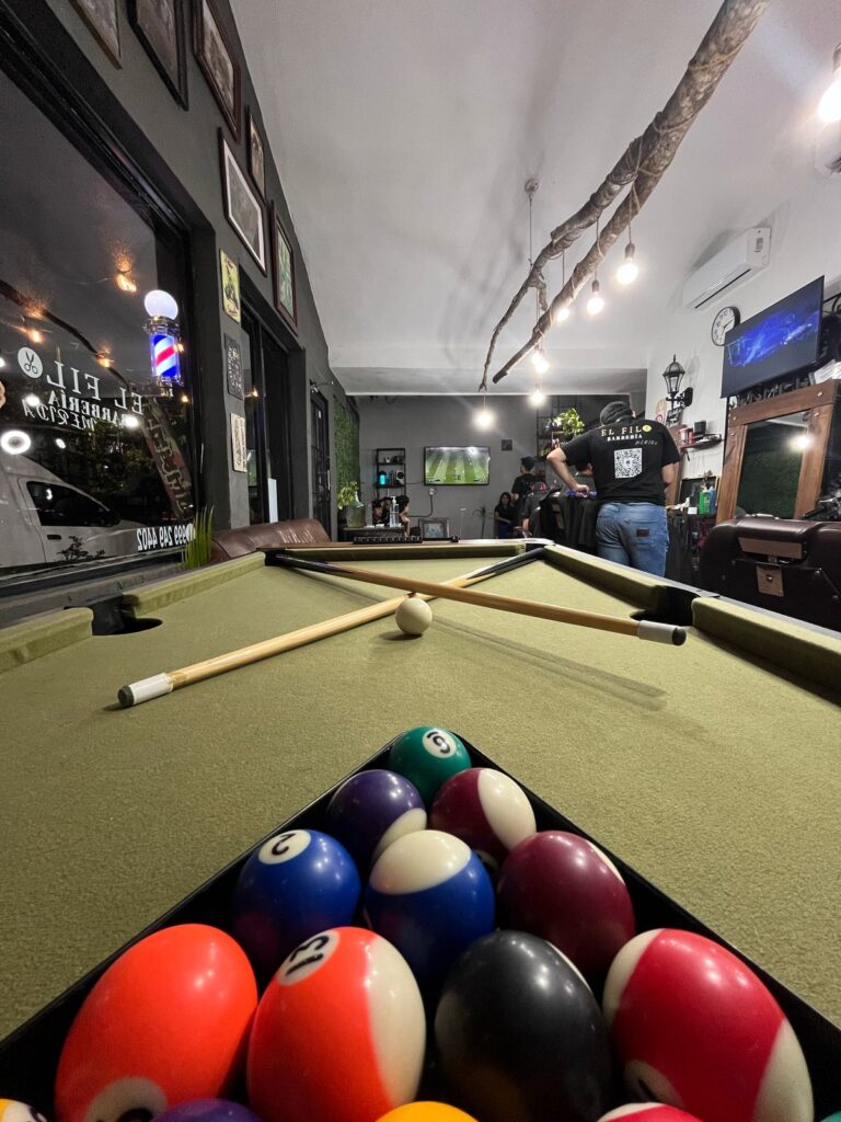 20008 barberia el filo 768x1024