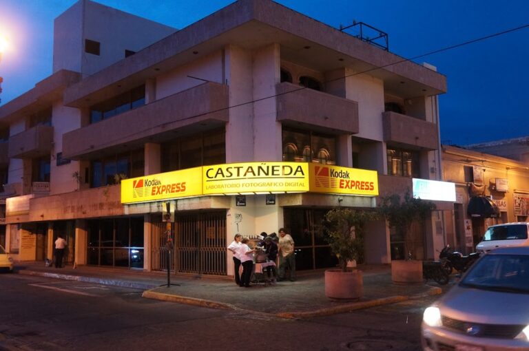 20808 laboratorio fotografico castaneda 768x510