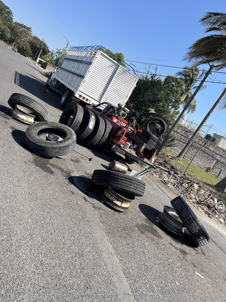 22702 llantera movil impacto 768x1024