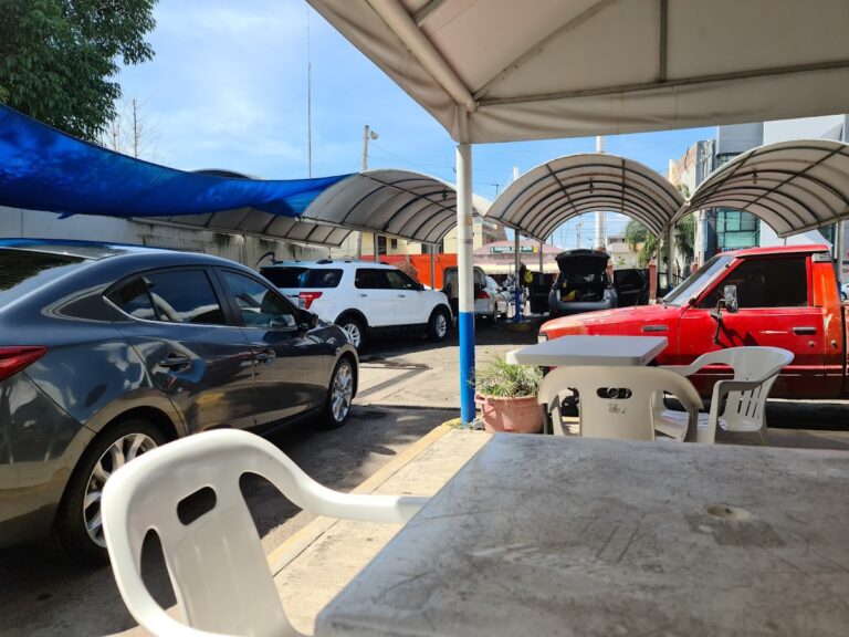 23354 aqua car car wash express 768x576