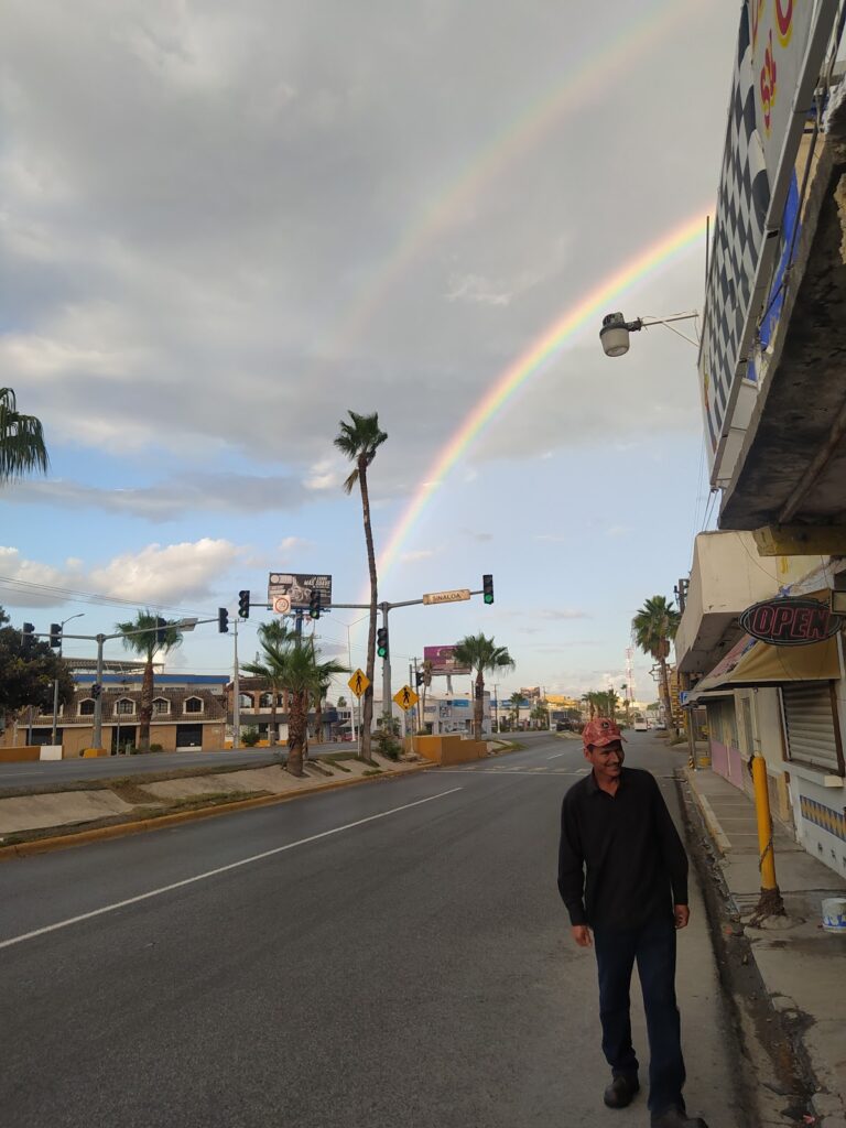 23509 car wash el pato mojado 768x1024